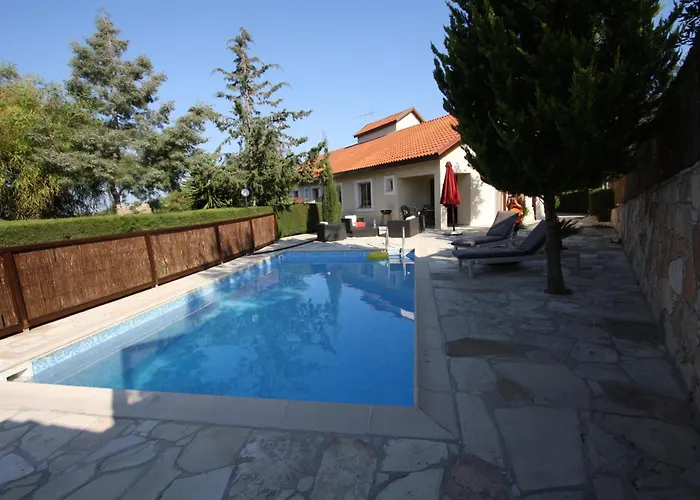 Swimmers' Paradise Villa